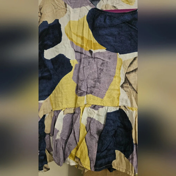 Anthropologie Grade & Gather shortsleeve ruffle bottom blouse. Size s/m - Picture 7 of 9